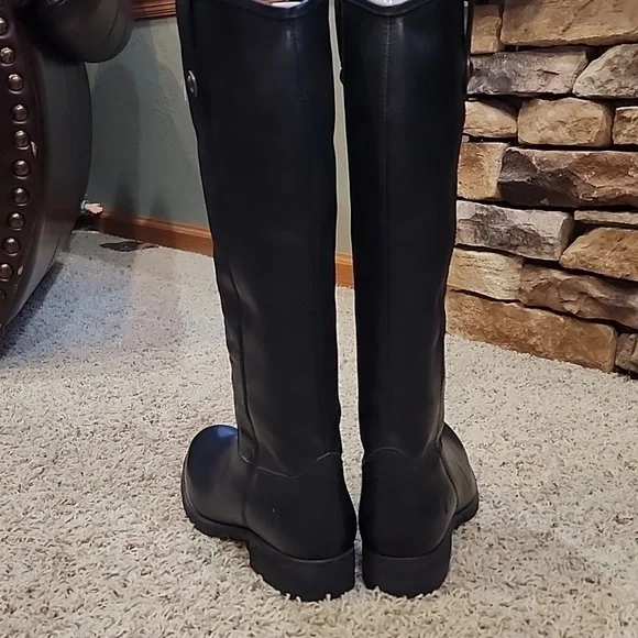 Frye Melissa Lug Black Boots 8 NWOT - Picture 7 of 8